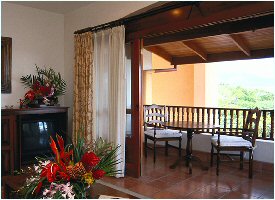 Cuartos con excelente vista desde el balcón en el Hotel Alta en Costa Rica