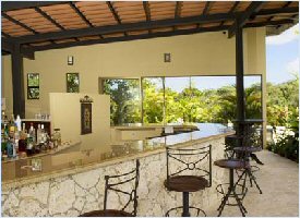 Bar del Hotel Arenal Kioro